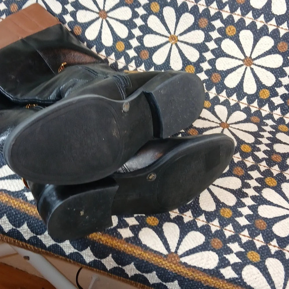 Vince Camuto Women's Amanyir Knee High Boot in Black Leather size 6.5 - Picture 7 of 14